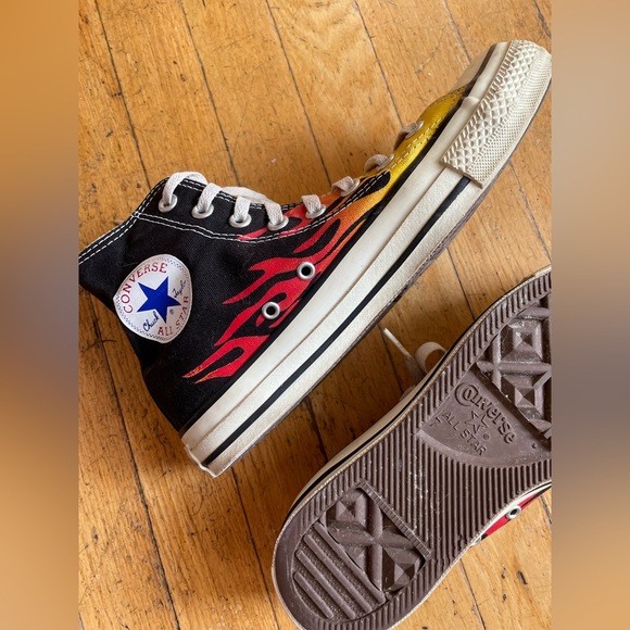 90’s Rare Flame Print High Top Converse - Picture 2 of 5